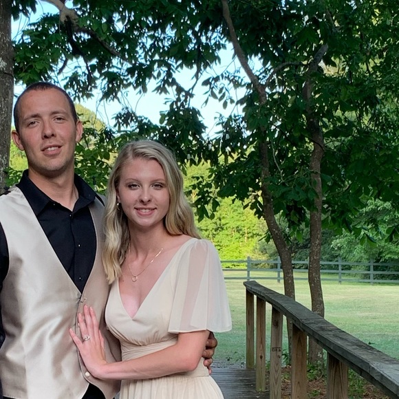 Meet your Posher, Sara - Picture 1 of 1